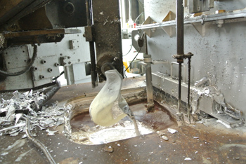 アルミの汲み出し